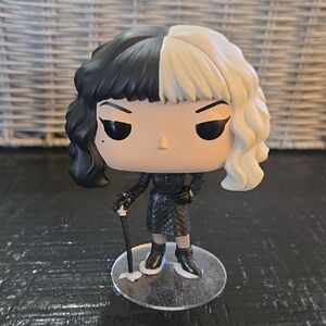 Black and White Cruella Hair Figure